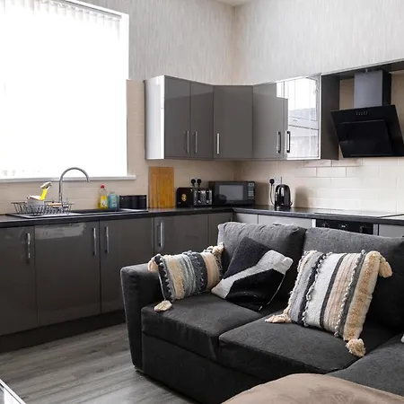 Stratford - Sleeps Up To 9 Near City Centre With Parking Apartment